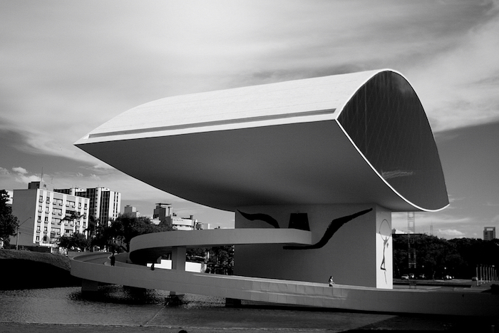 Oscar Niemeyer Post Image 3